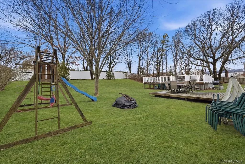 8 Lucy Court Patchogue NY 11772