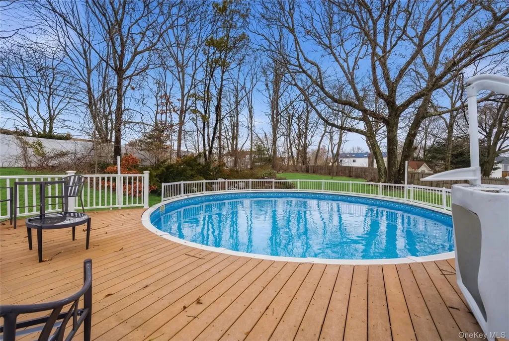 8 Lucy Court Patchogue NY 11772