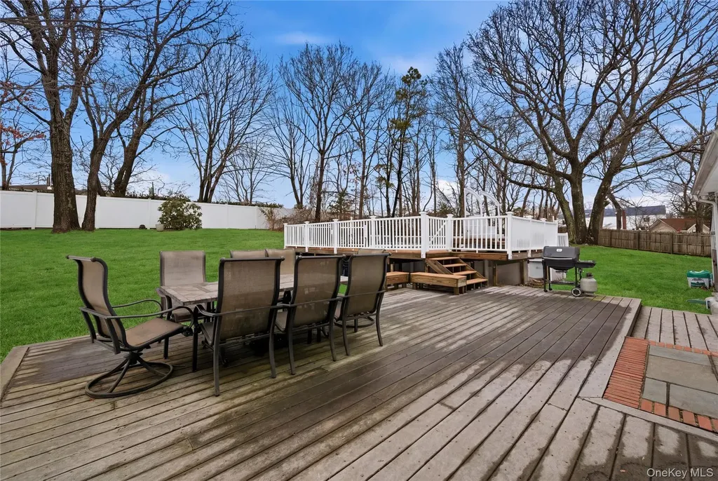 8 Lucy Court Patchogue NY 11772