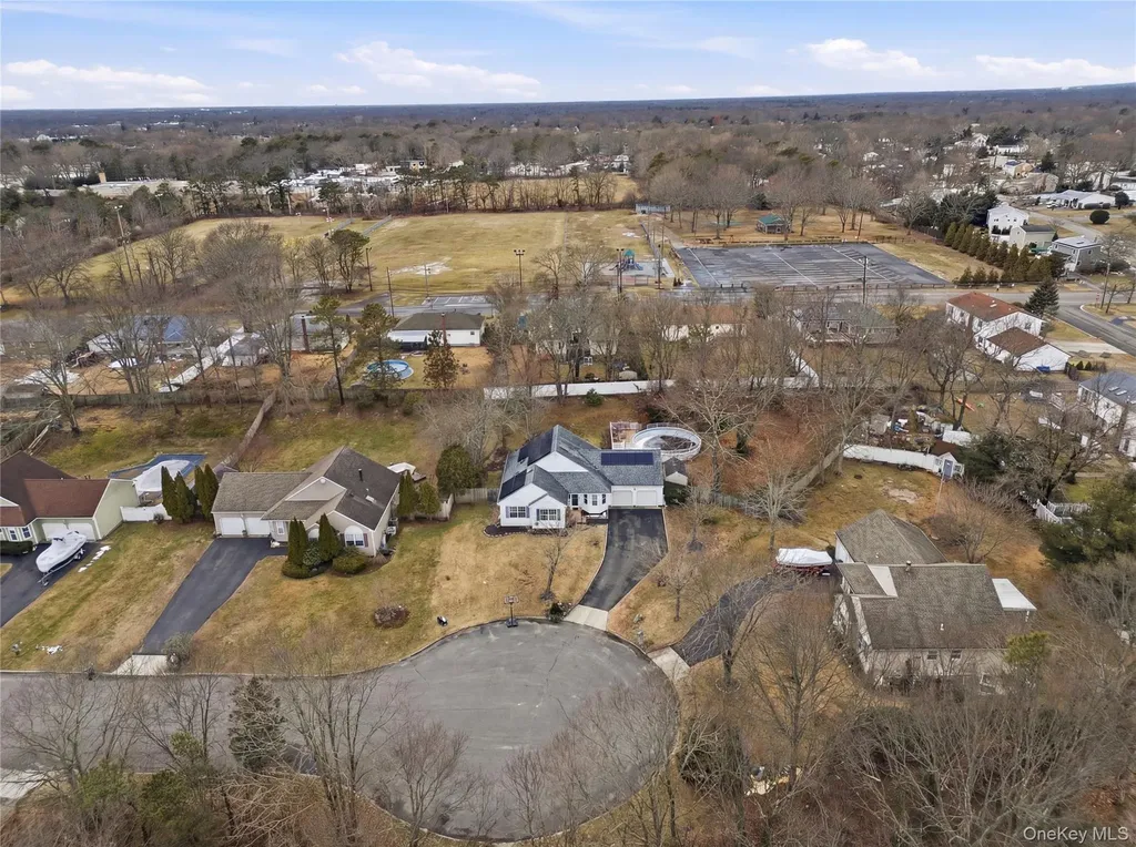8 Lucy Court Patchogue NY 11772