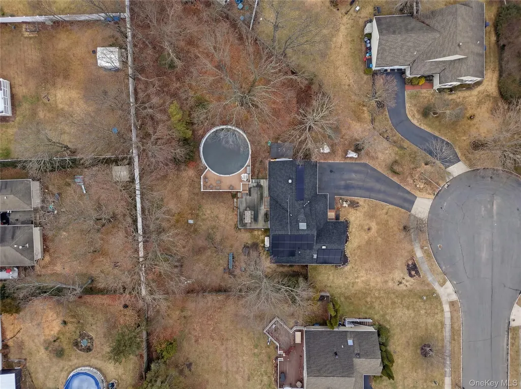 8 Lucy Court Patchogue NY 11772