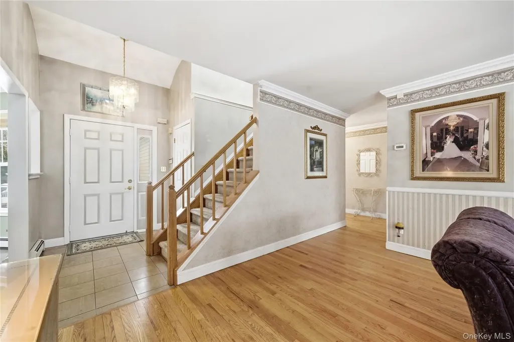 8 Lucy Court Patchogue NY 11772