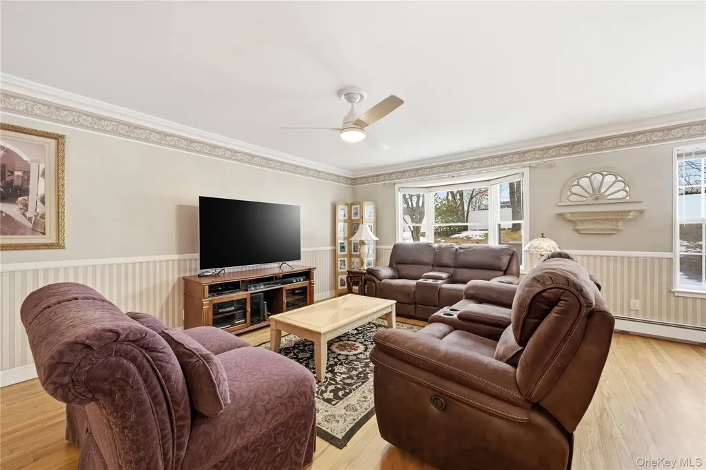 8 Lucy Court Patchogue NY 11772