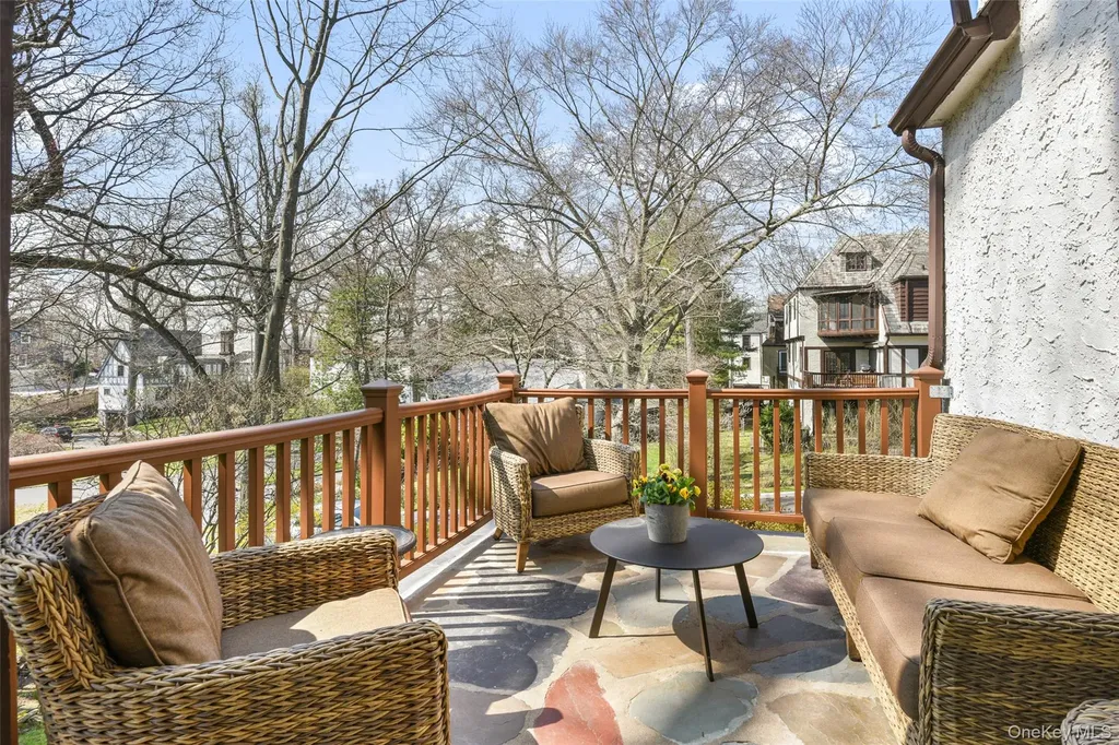 79 Mountain Avenue Larchmont NY 10538