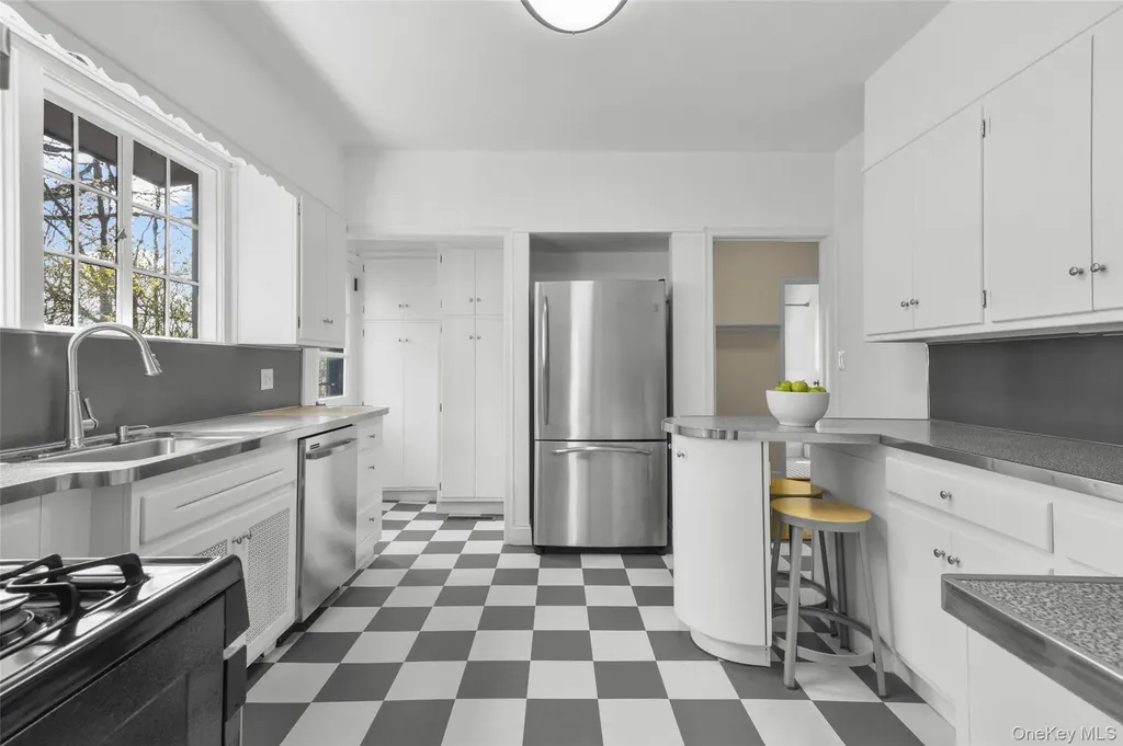 79 Mountain Avenue Larchmont NY 10538