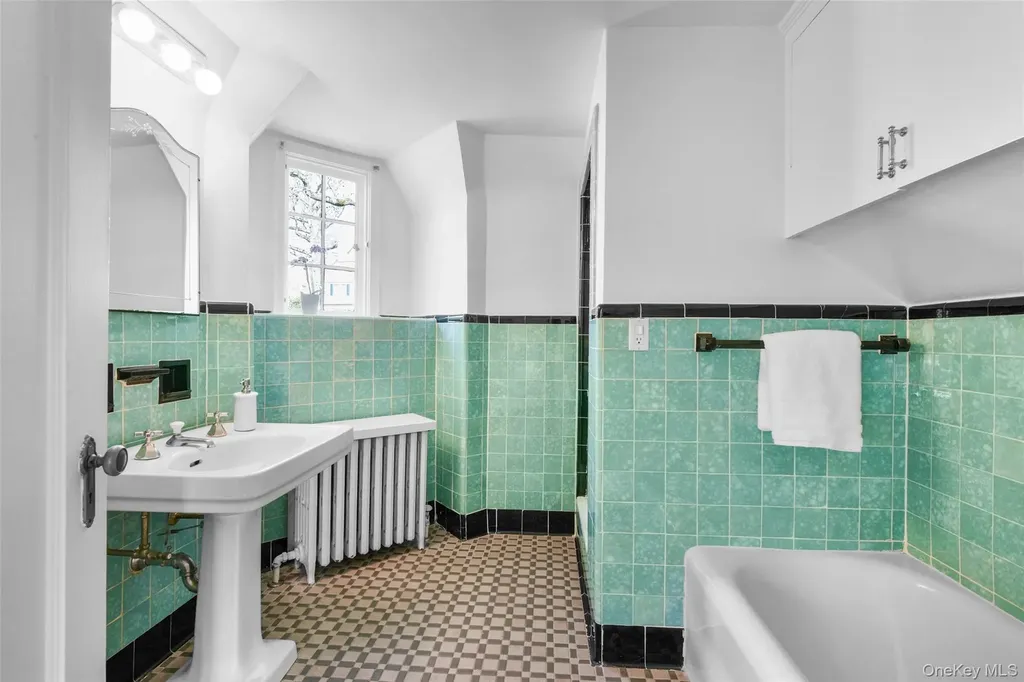 79 Mountain Avenue Larchmont NY 10538