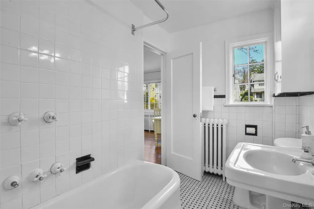 79 Mountain Avenue Larchmont NY 10538