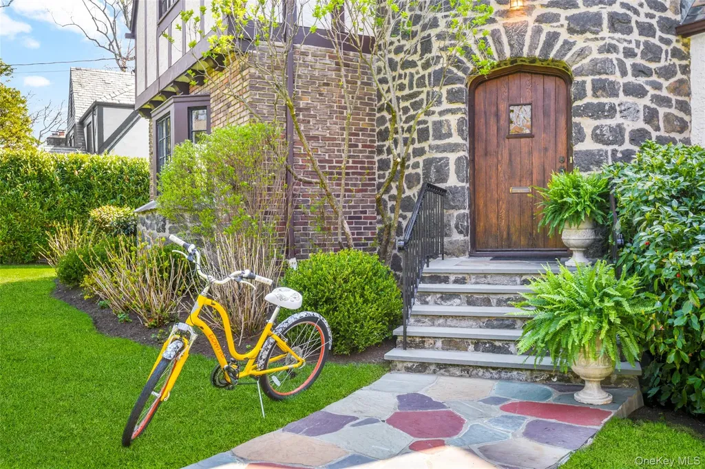 79 Mountain Avenue Larchmont NY 10538