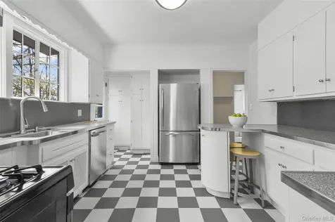 79 Mountain Avenue Larchmont NY 10538