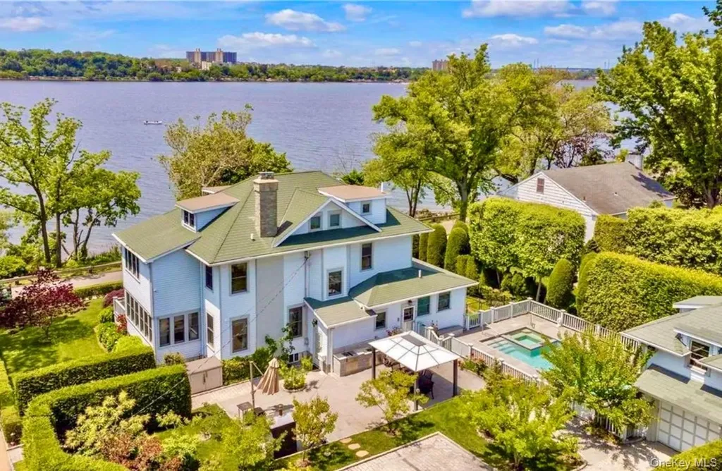 102 Shore Road Douglaston NY 11363