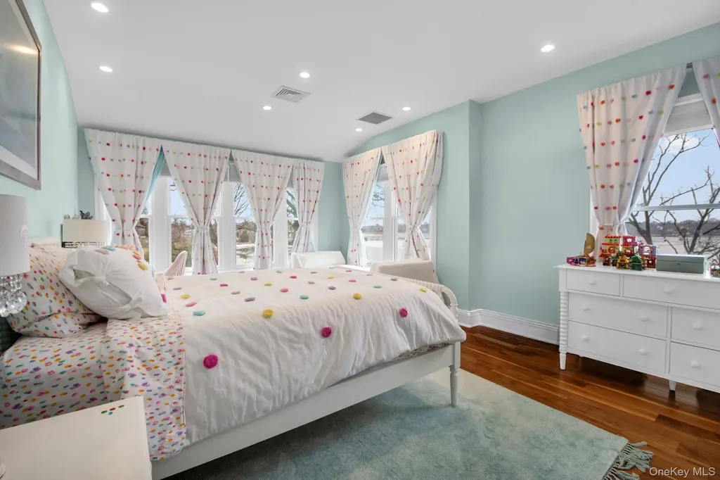 102 Shore Road Douglaston NY 11363