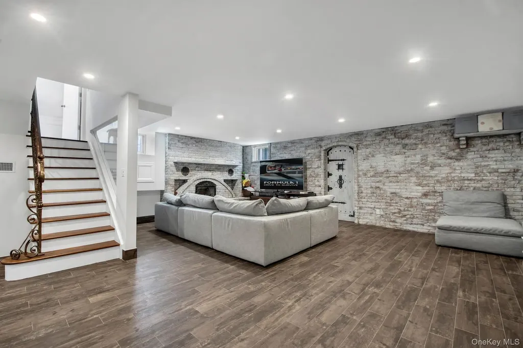 102 Shore Road Douglaston NY 11363