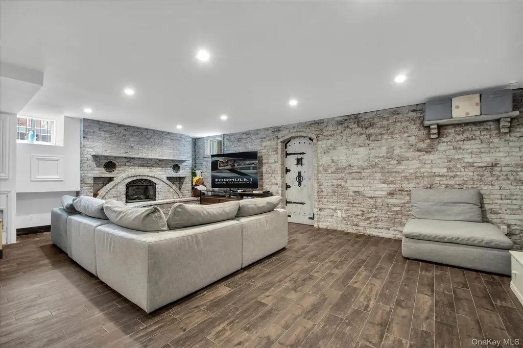 102 Shore Road Douglaston NY 11363