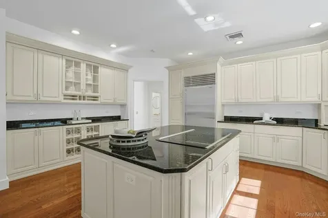 24 North Way Chappaqua NY 10514