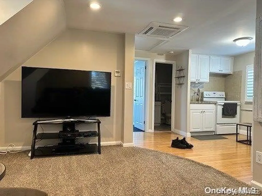 12 Bunnell Place West Babylon NY 11704