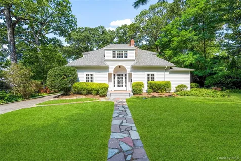 584 Forest Avenue New Rochelle NY 10804