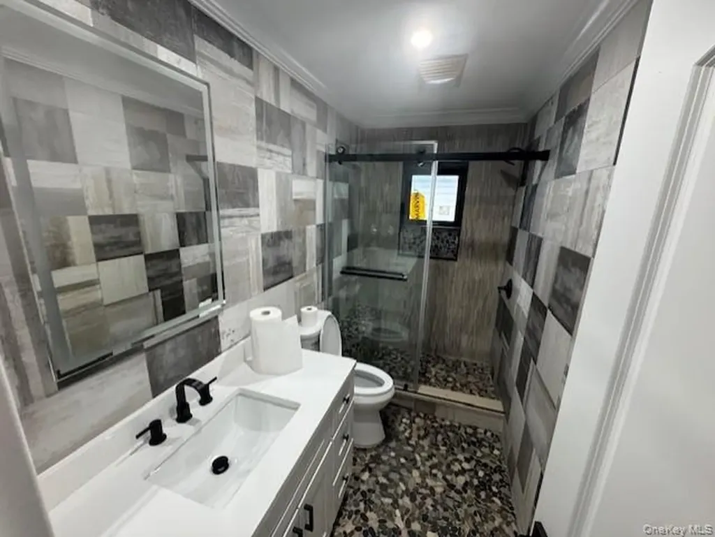 11 Bayview Avenue Lawrence NY 11559
