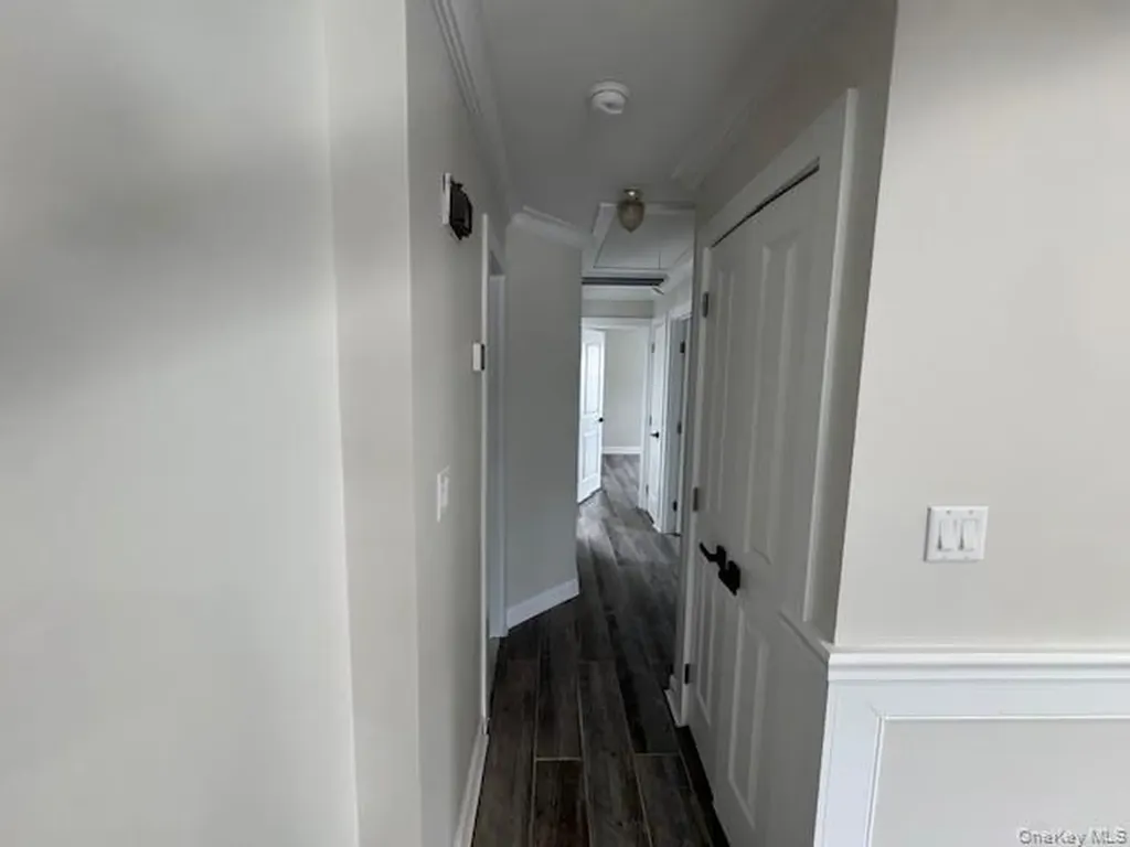 11 Bayview Avenue Lawrence NY 11559