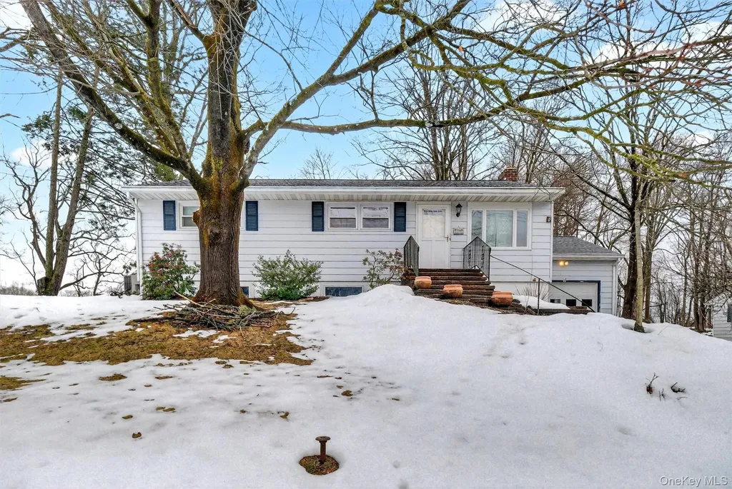 46 Stephanie Lane Poughkeepsie NY 12603