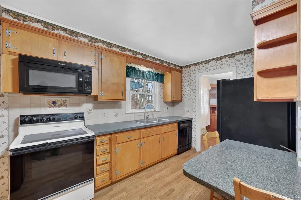 46 Stephanie Lane Poughkeepsie NY 12603