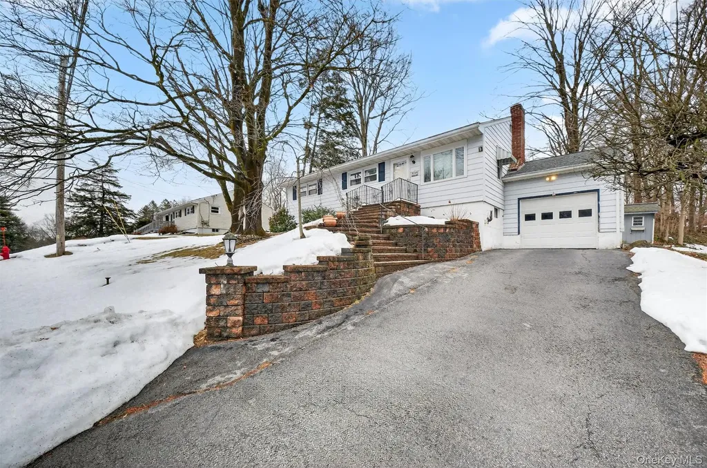 46 Stephanie Lane Poughkeepsie NY 12603