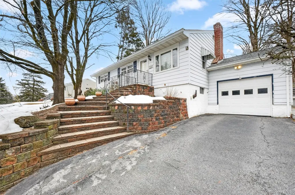 46 Stephanie Lane Poughkeepsie NY 12603