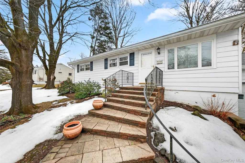 46 Stephanie Lane Poughkeepsie NY 12603