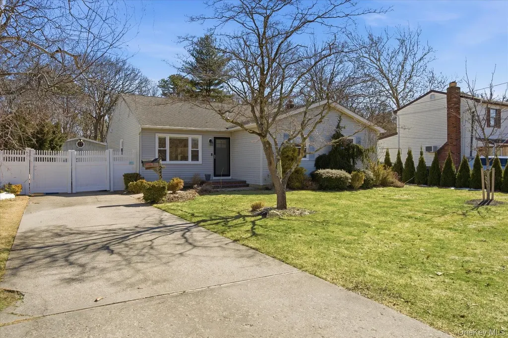 245 Norma Avenue West Islip NY 11795