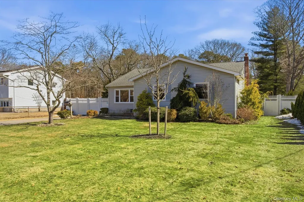 245 Norma Avenue West Islip NY 11795
