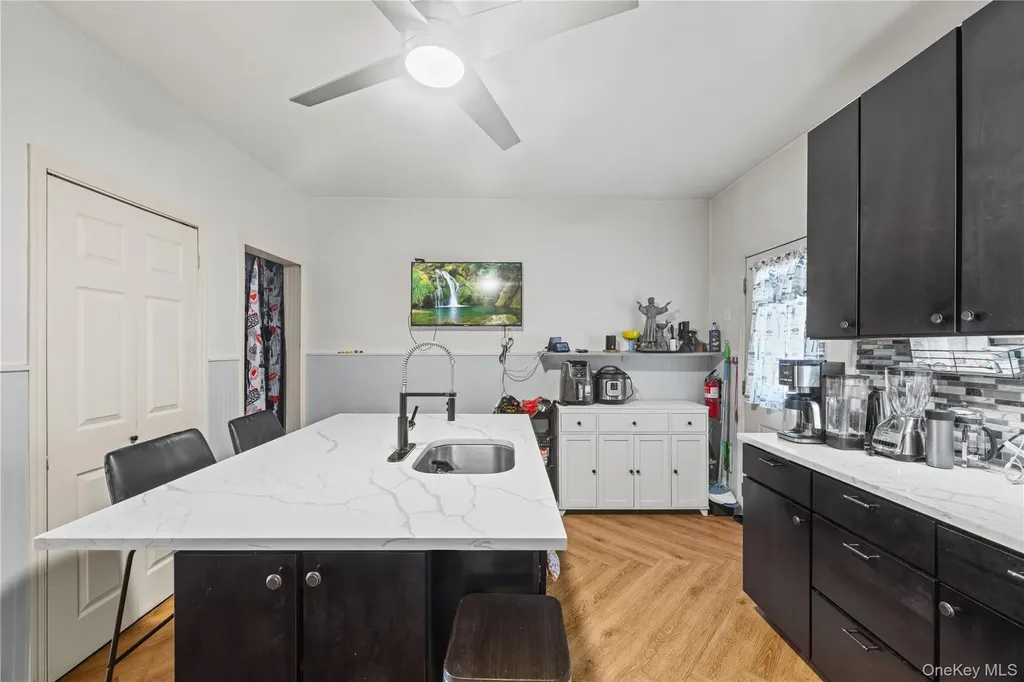 37 Moquette Row S Yonkers NY 10703