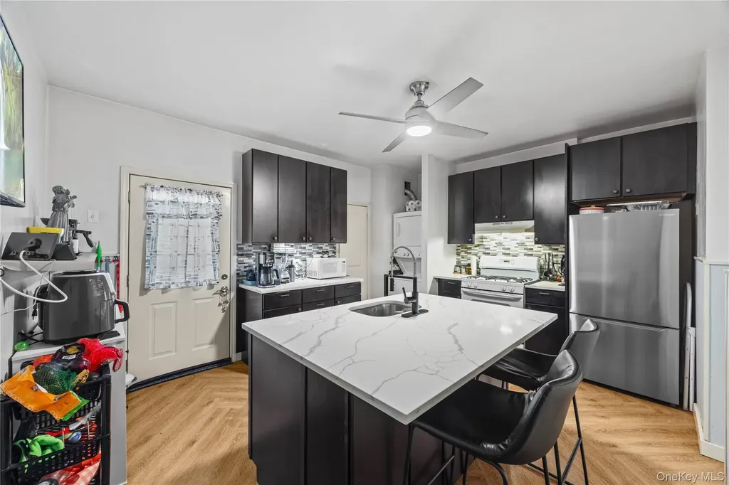 37 Moquette Row S Yonkers NY 10703