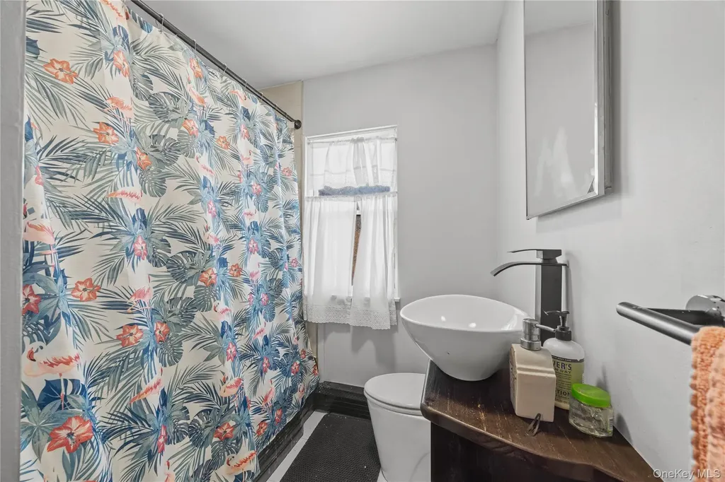 37 Moquette Row S Yonkers NY 10703