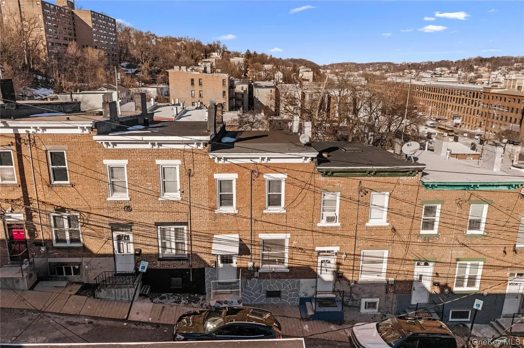 37 Moquette Row S Yonkers NY 10703