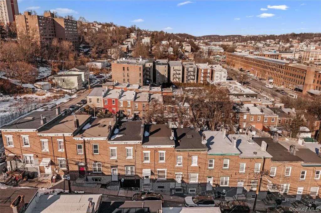 37 Moquette Row S Yonkers NY 10703