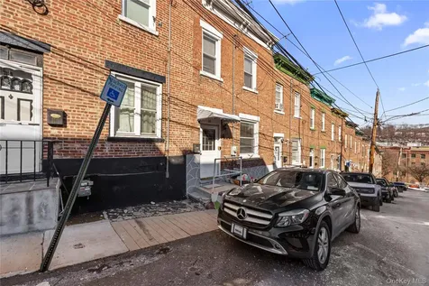 37 Moquette Row S Yonkers NY 10703