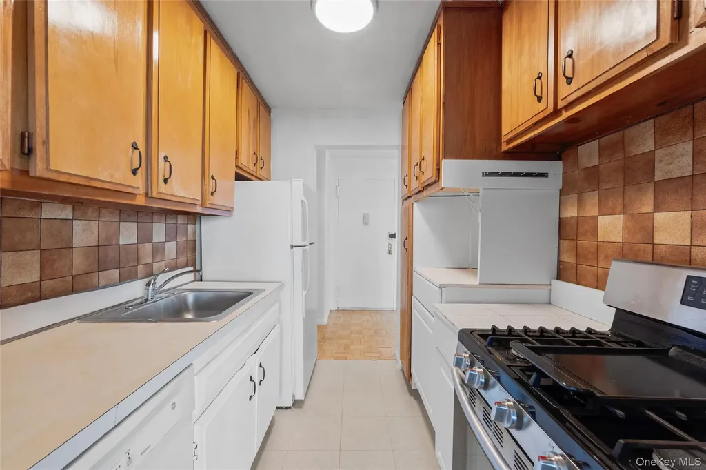 1841 Central Park Avenue Yonkers NY 10710