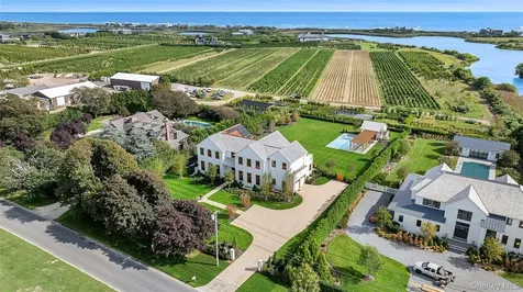 522 Wickapogue Road Southampton NY 11968