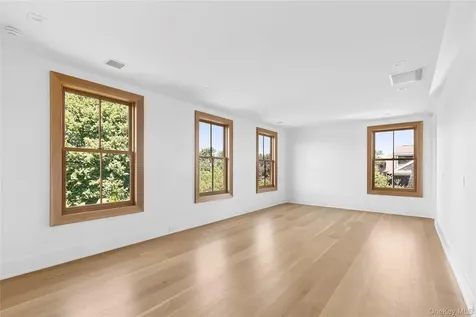 522 Wickapogue Road Southampton NY 11968