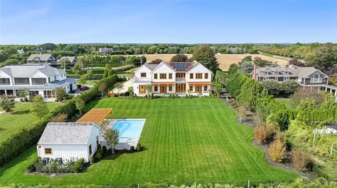 522 Wickapogue Road Southampton NY 11968