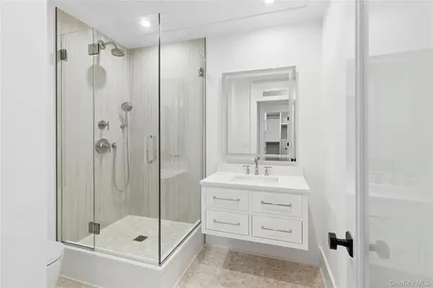 522 Wickapogue Road Southampton NY 11968