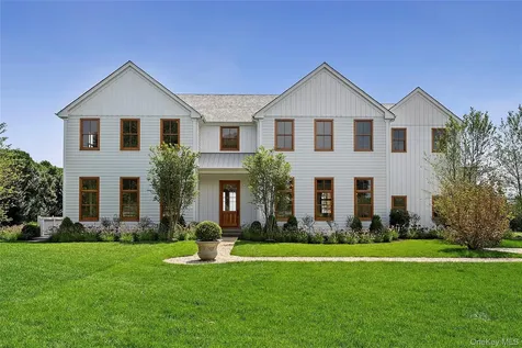 522 Wickapogue Road Southampton NY 11968