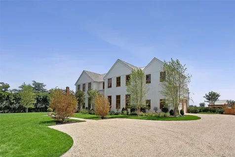 522 Wickapogue Road Southampton NY 11968