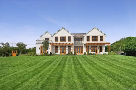 522 Wickapogue Road Southampton NY 11968