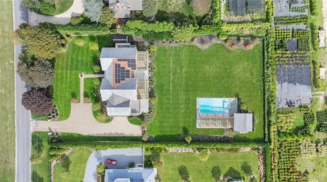522 Wickapogue Road Southampton NY 11968
