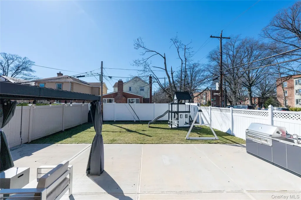 7304 193rd Street Fresh Meadows NY 11366