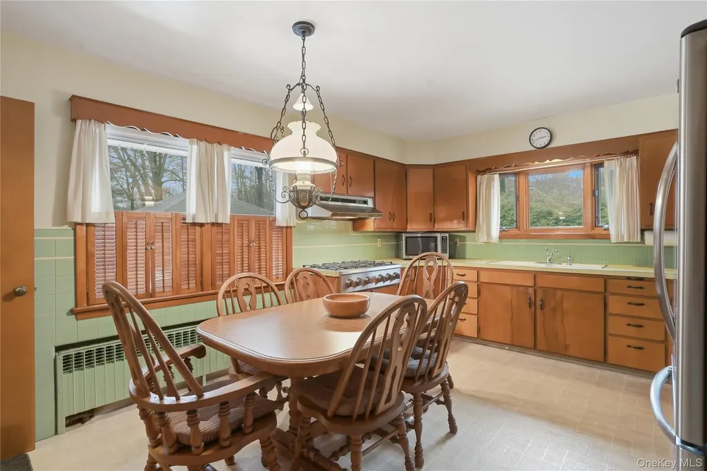 17 Academy Avenue Sparrowbush NY 12780