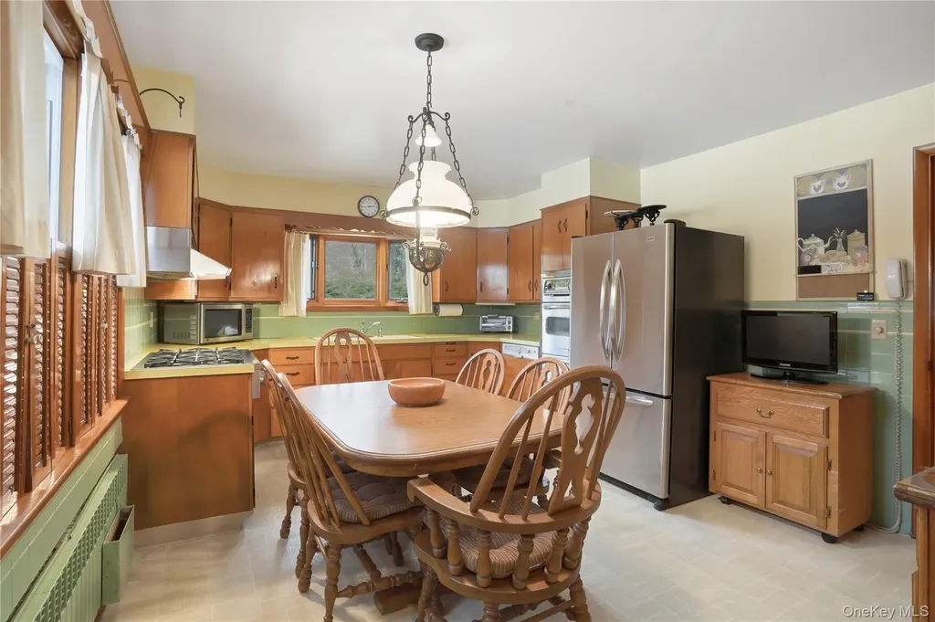 17 Academy Avenue Sparrowbush NY 12780