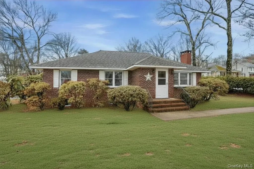 17 Academy Avenue Sparrowbush NY 12780