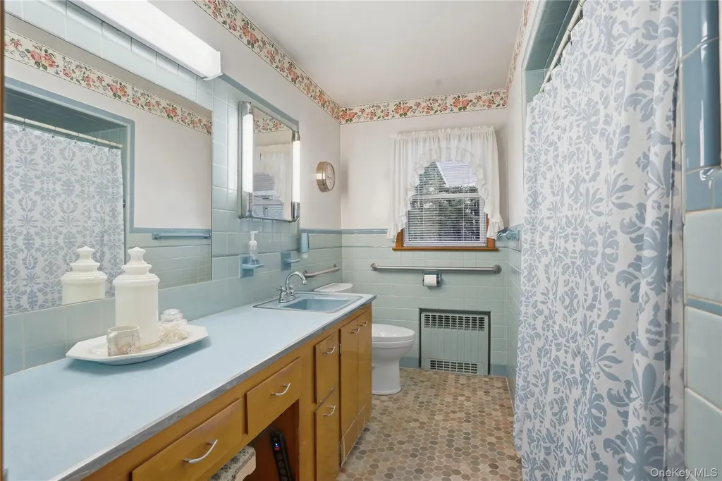 17 Academy Avenue Sparrowbush NY 12780