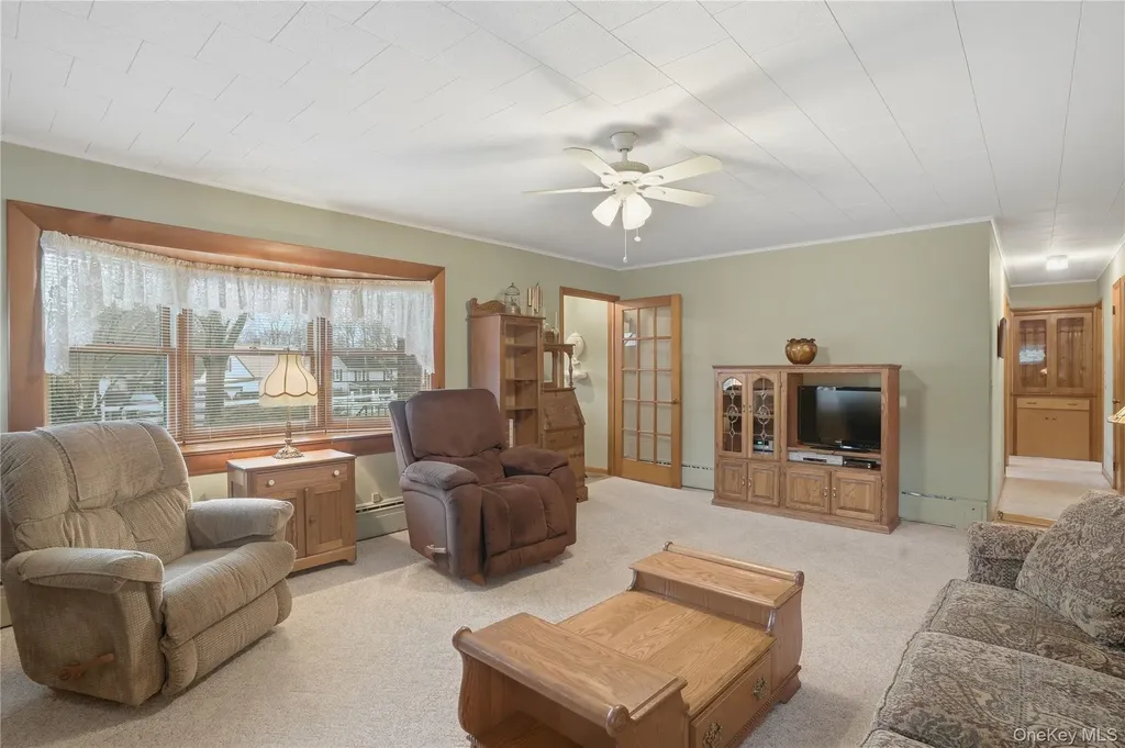 17 Academy Avenue Sparrowbush NY 12780